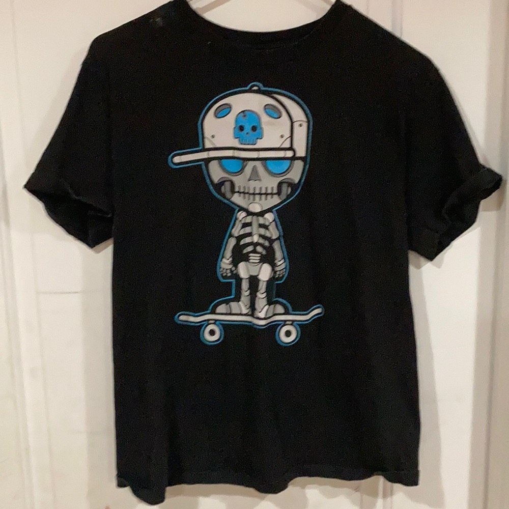 Skeleton skater shirt!